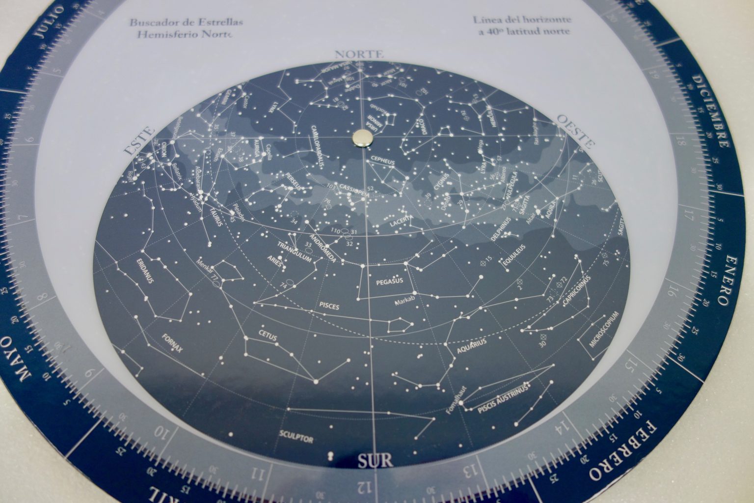 Planisferio Celeste de 27 cm 40º Norte – Castellano | EXPLORAR EL COSMOS